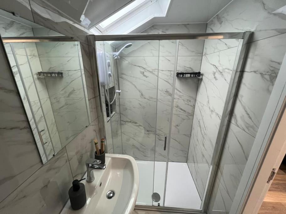 New 2 Bed Preston City Centre Flat - Sleeps 4 المظهر الخارجي الصورة